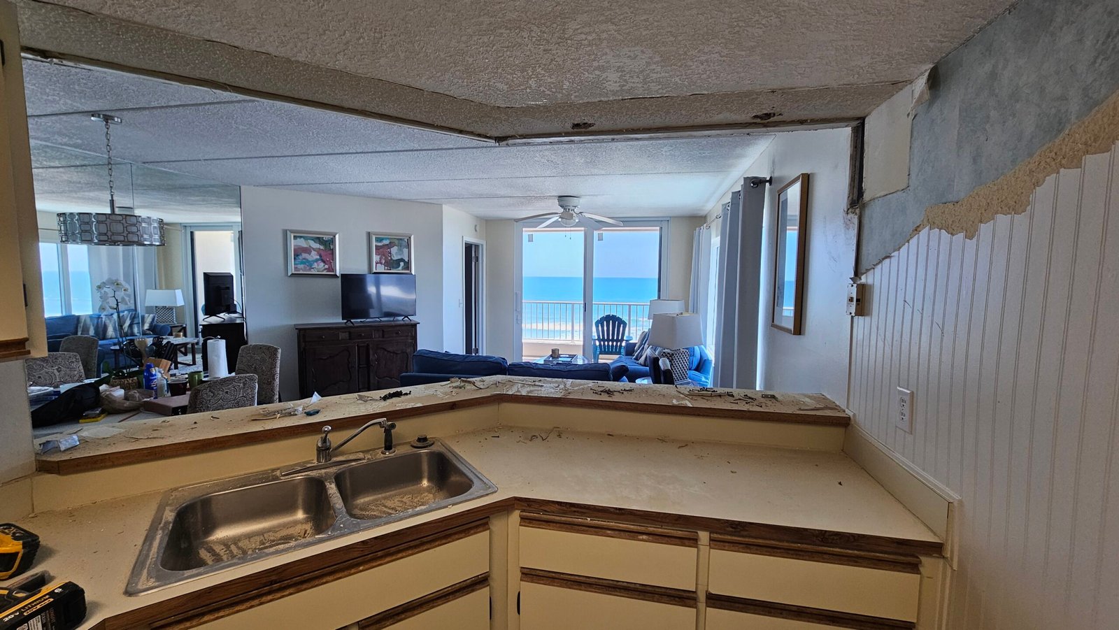 Modern kitchen backsplash