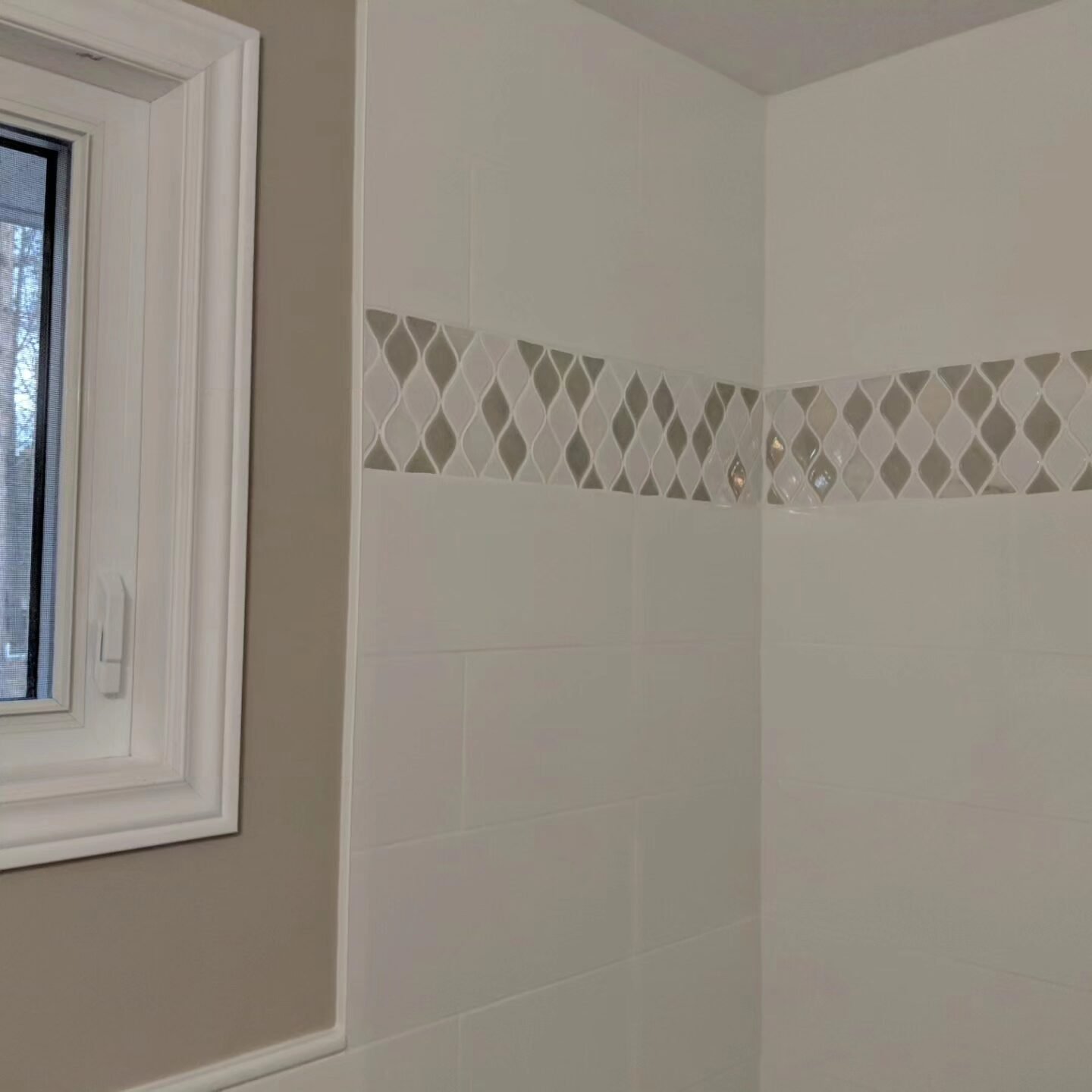 Professional Home Repairs and Renovation Services across Daytona Beach, Port Orange, Ormond Beach, New Smyrna Beach, Ponce Inlet, Volusia County. Bathroom, kitchen, flooring, painting, tile.