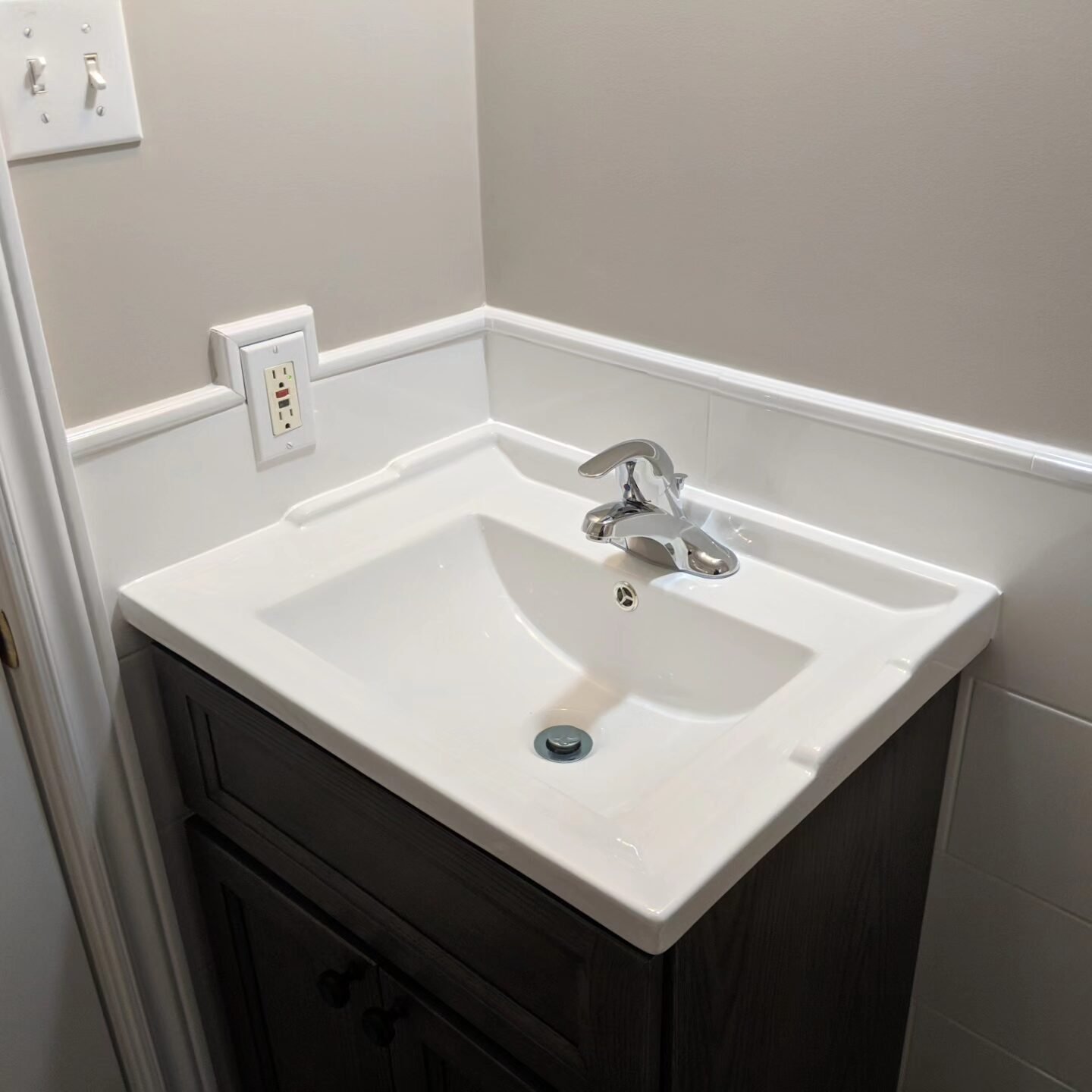 Kitchen Remodeling, Bathroom Renovation, Flooring Installation, and Painting Services in Daytona Beach, Port Orange, Ormond Beach, New Smyrna Beach, Ponce Inlet, Volusia County.