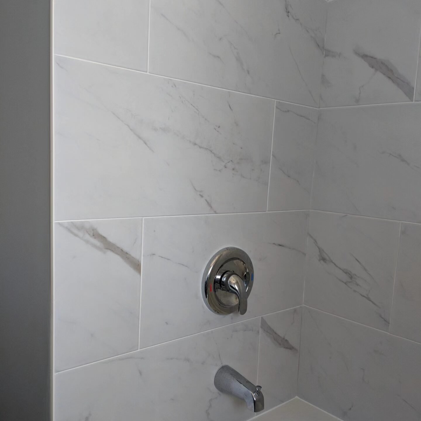 Bathroom Renovation, Kitchen Remodeling, Flooring, Painting, Tile Installation, and Handyman Services in Daytona Beach, Port Orange, Ormond Beach, New Smyrna Beach, Ponce Inlet, Volusia County.