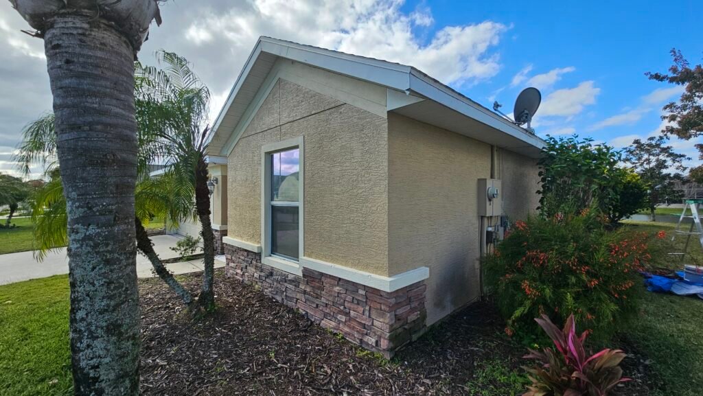 Professional home exterior painting services in Florida.