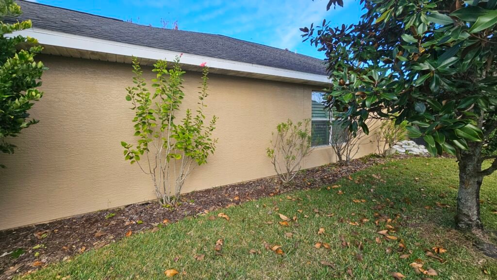 Durable exterior painting for Florida homes.