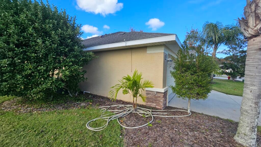 Professional home exterior painting services in Florida.